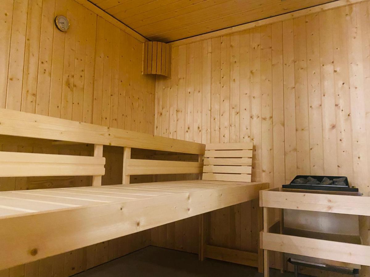 Kapitaenshaus An Der Warnow Mit Sauna Rostock Eksteriør bilde