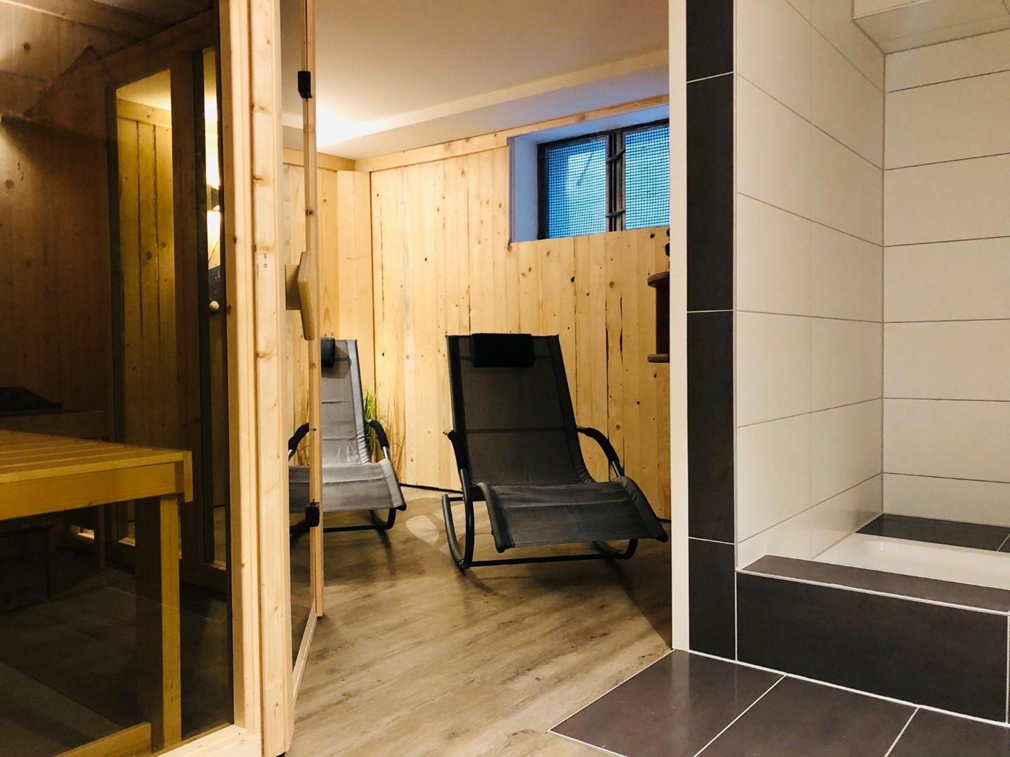 Kapitaenshaus An Der Warnow Mit Sauna Rostock Eksteriør bilde